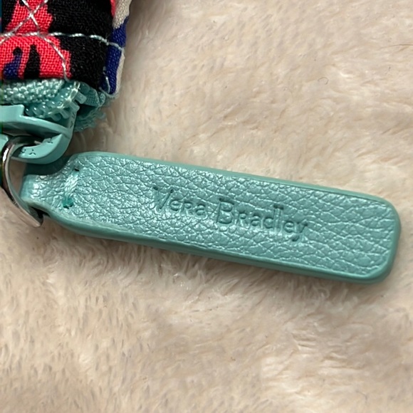 Set of 3 Colorful Vera Bradley zipper cosmetic make up bags in different sizes - Picture 4 of 6